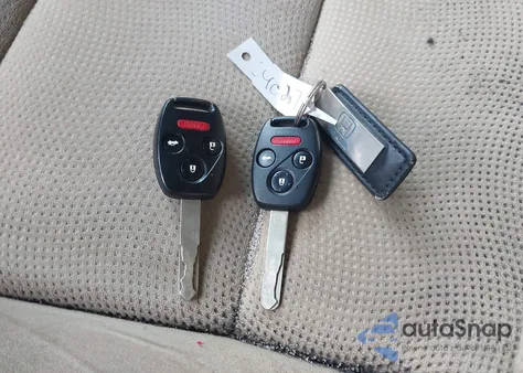 2010 Honda Accord 2.4 Ex из США, поврежденный, VIN 1HGCS1B7XAA004707